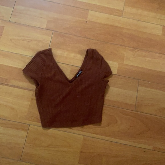 Tops - Picture 7 of 10